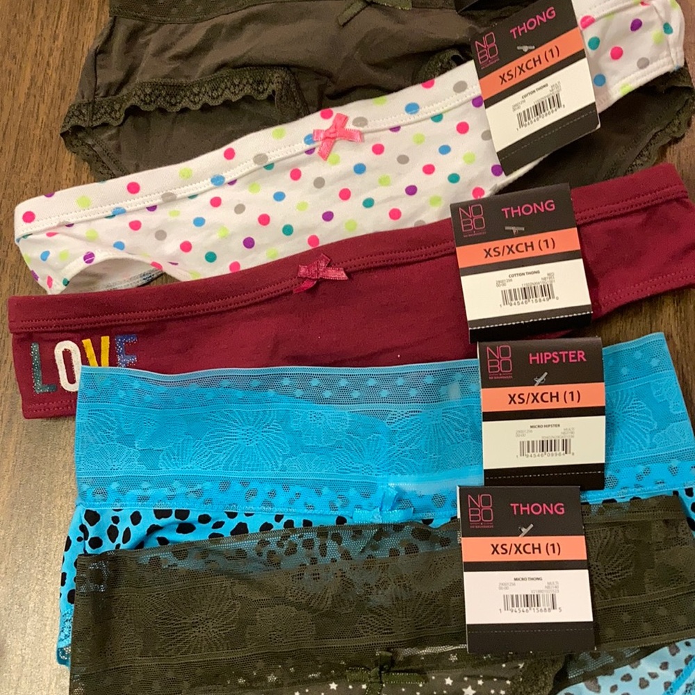 8 new pairs of ladies thongs/hipster/panties, no boundaries, size xS / xch (1)